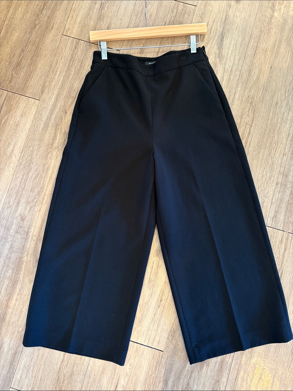 RW&CO. High waisted wide-Leg cropped Pants in Black Size 8